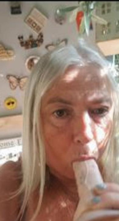 25P grannies  love to give blow jobs