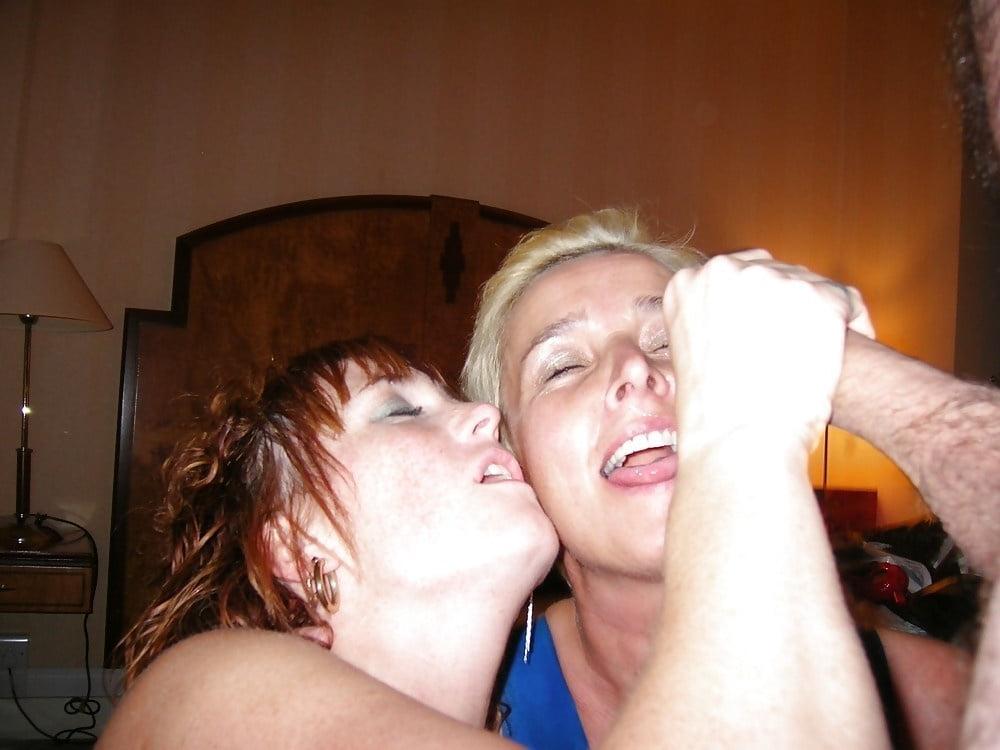 25P 2 Girls Blows A Lucky Guy