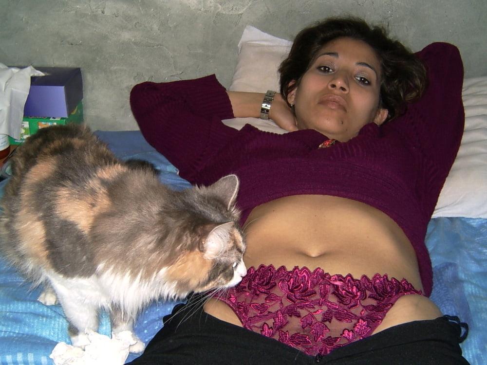 25P Arab wife