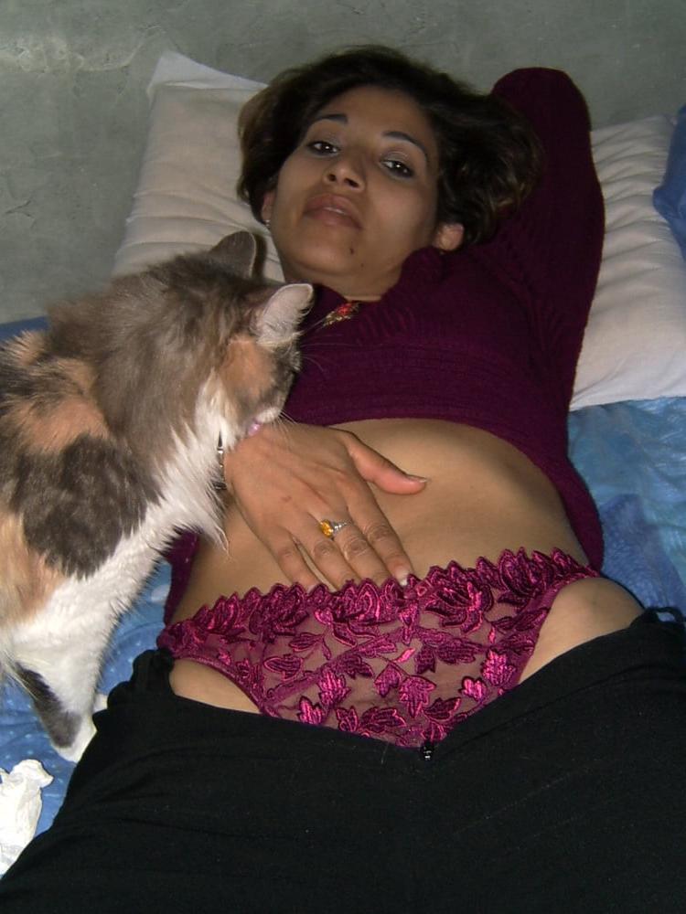 25P Arab wife