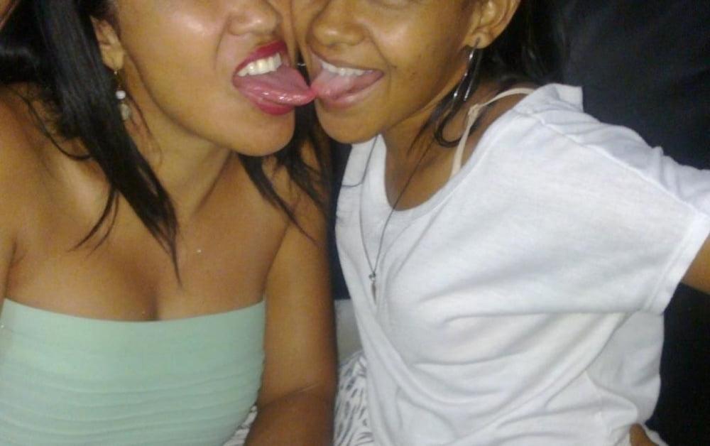 25P LESBIAN SWINGERS