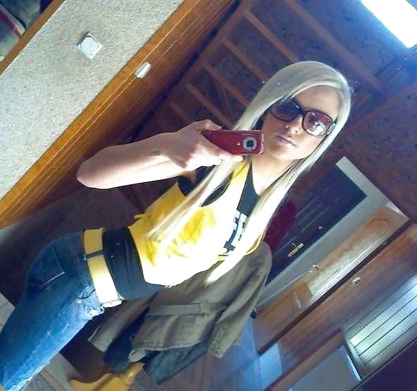 23P Cute young teen amateur babes !