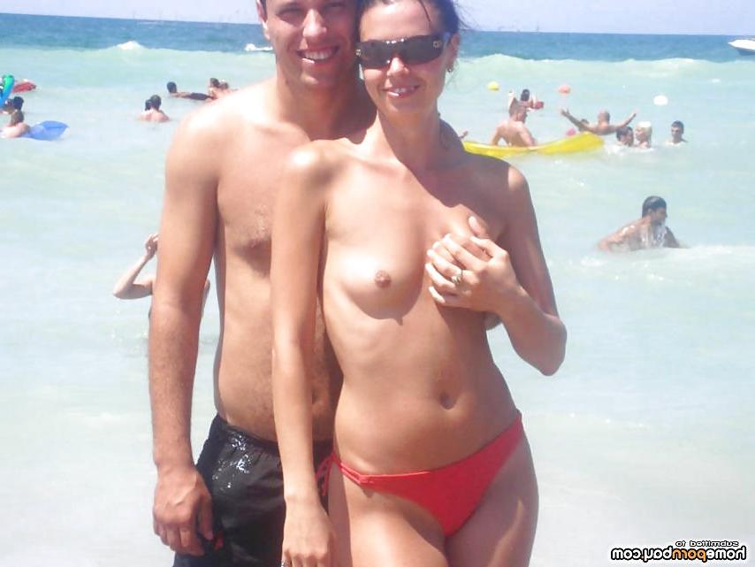 25P Topless amateur beach honeys