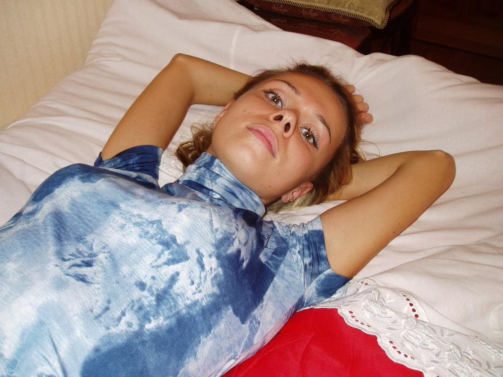 25P Women Need Exposure 882 - Young Hairy Wife