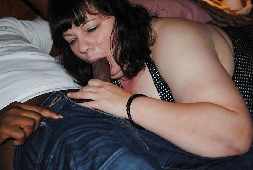 24P Amateur White Wives in Action