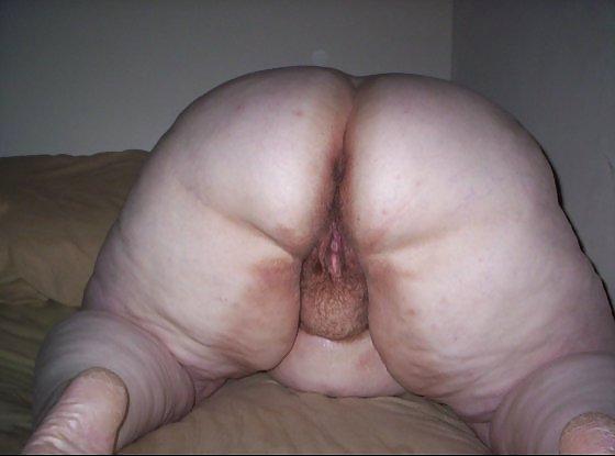 17P Amateur bbw posing 2