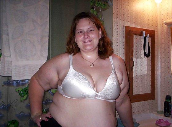 17P Amateur bbw posing 2