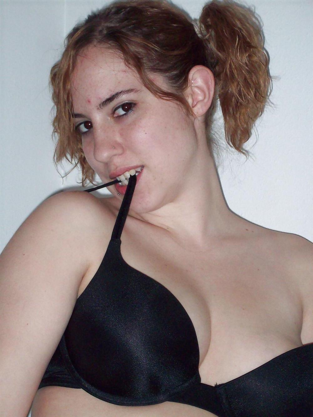 25P AMATEUR IN SCHOOLGIRL OUTFIT