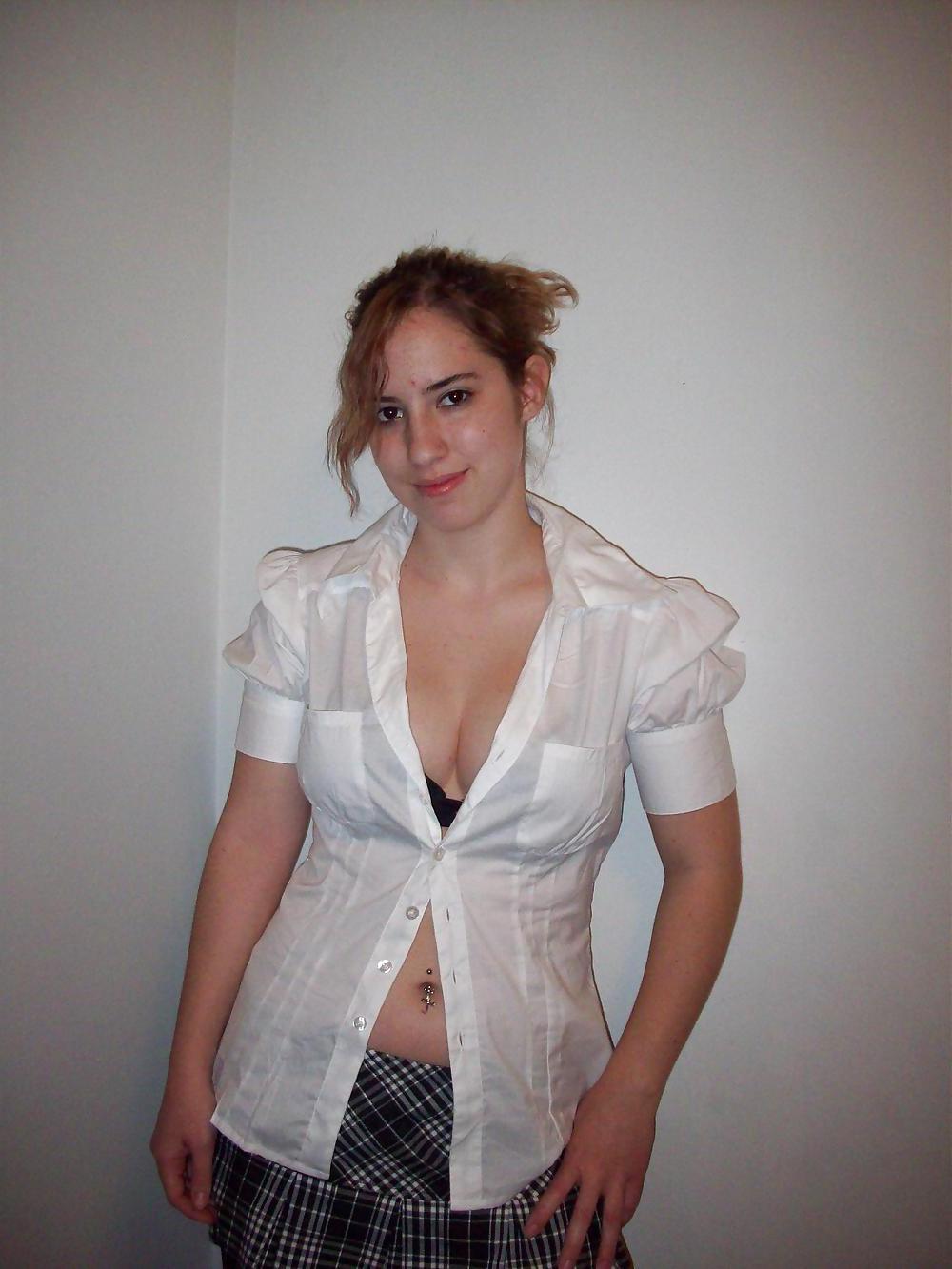 25P AMATEUR IN SCHOOLGIRL OUTFIT