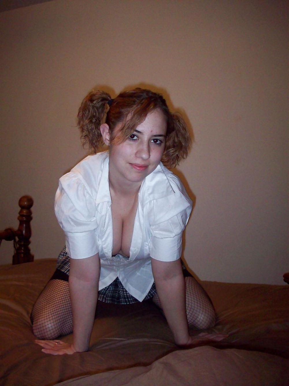 25P AMATEUR IN SCHOOLGIRL OUTFIT