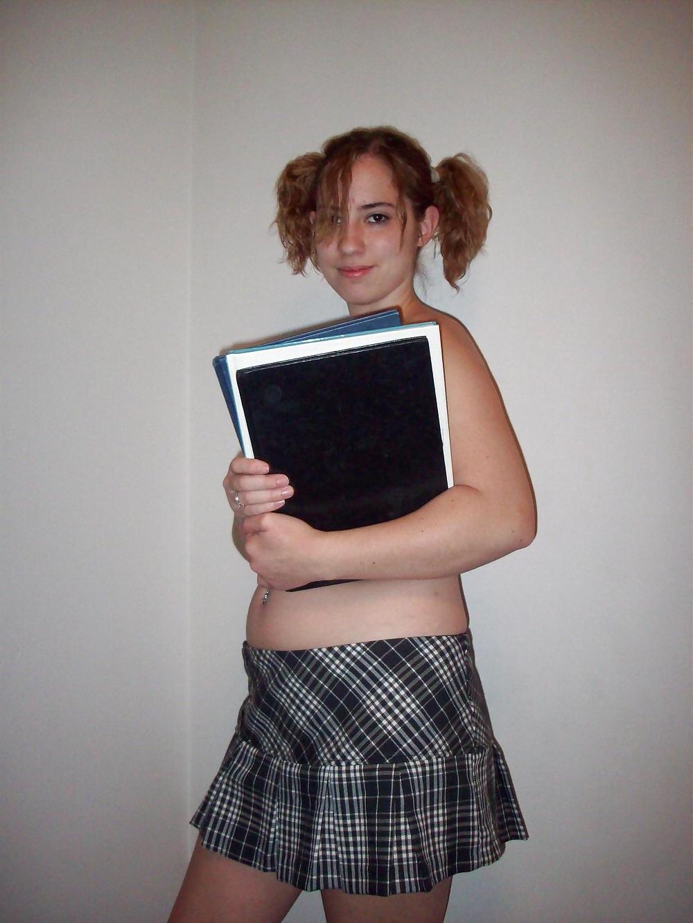 25P AMATEUR IN SCHOOLGIRL OUTFIT