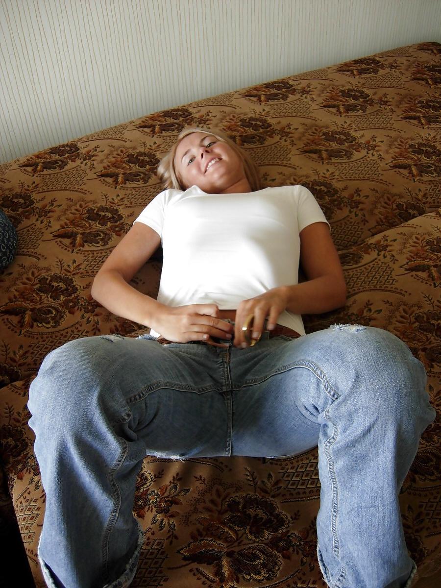 20P Amateur Blonde on Holidays