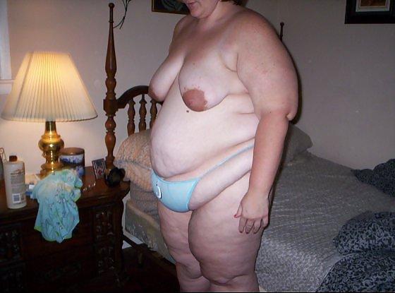 16P Amateur bbw posing