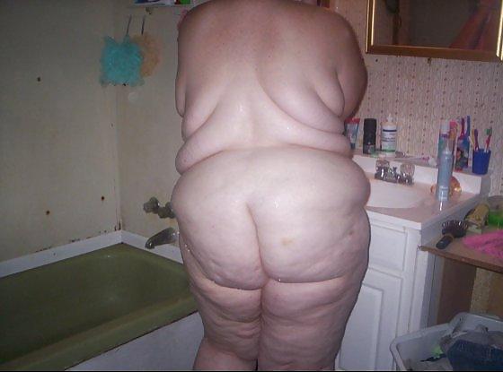 16P Amateur bbw posing
