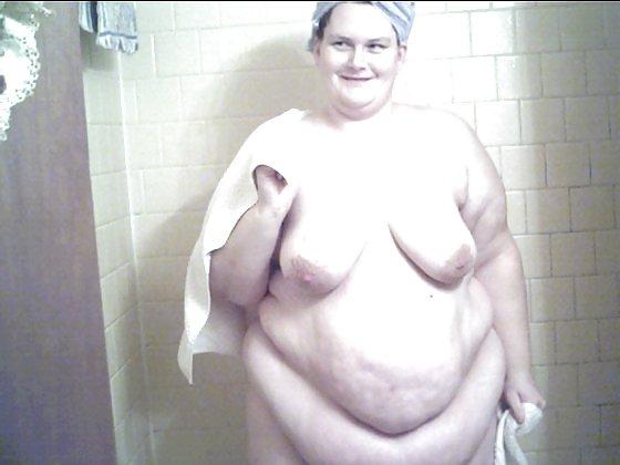 16P Amateur bbw posing