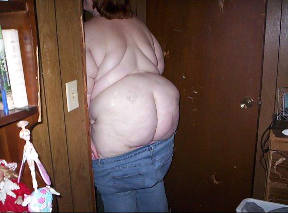 16P Amateur bbw posing
