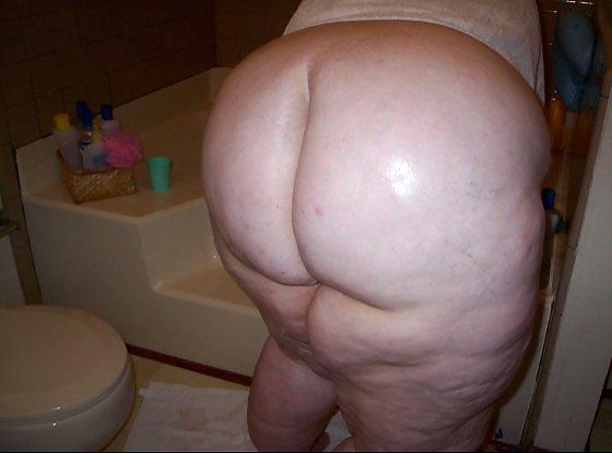 16P Amateur bbw posing