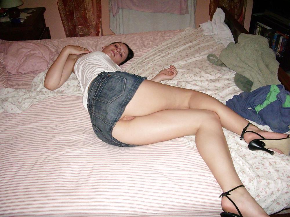 8P Cute amateur in heels
