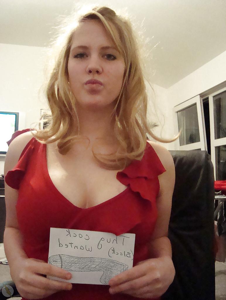 25P YOUNG WHITE SLUTS SHOWING THEIR PREFERENCE FOR THE BBC