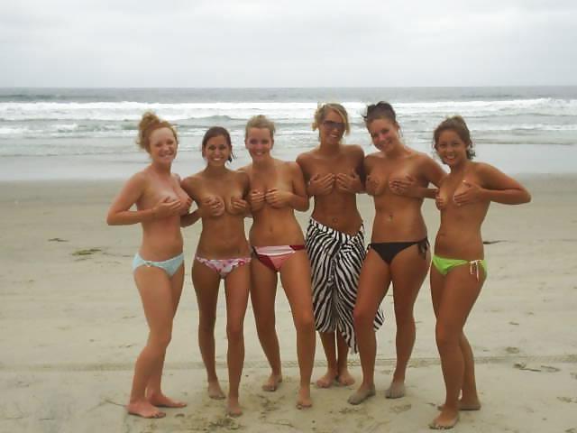 25P Topless Amateur Bikini Babes on the Beach