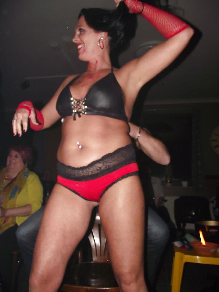25P Slutty Dutch amateur mom strips public