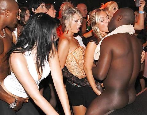 25P YOUNG WHITES BBC OWNED GIRLS AT CLUBS