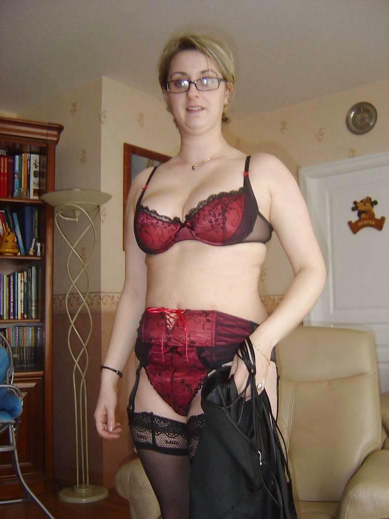 12P Nice large amateur in lingerie