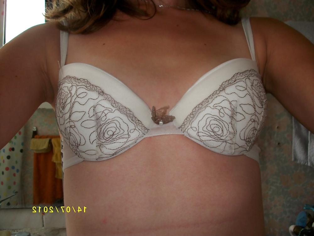 25P Amateur girl sent me pics of her in lingerie