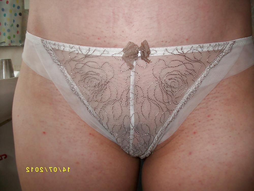 25P Amateur girl sent me pics of her in lingerie
