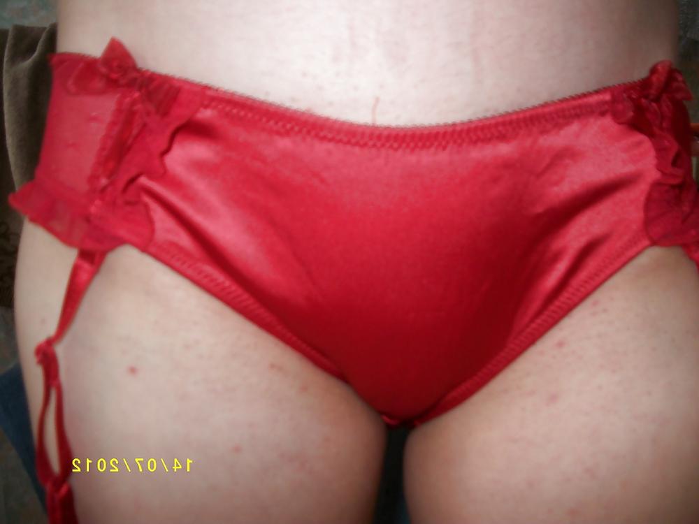 25P Amateur girl sent me pics of her in lingerie