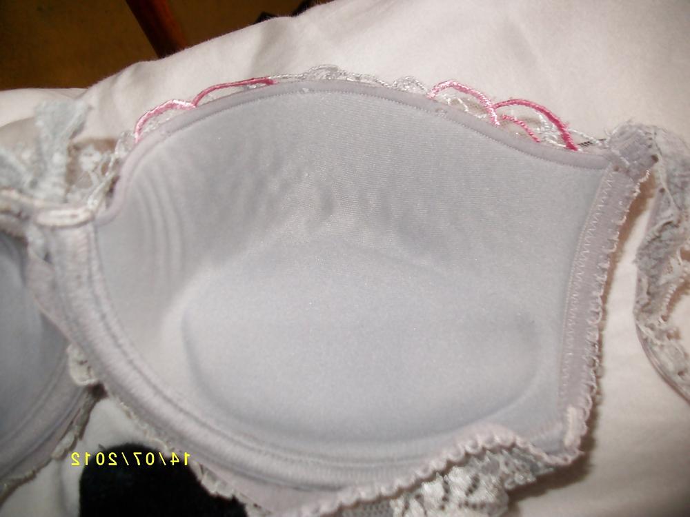 25P Amateur girl sent me pics of her in lingerie