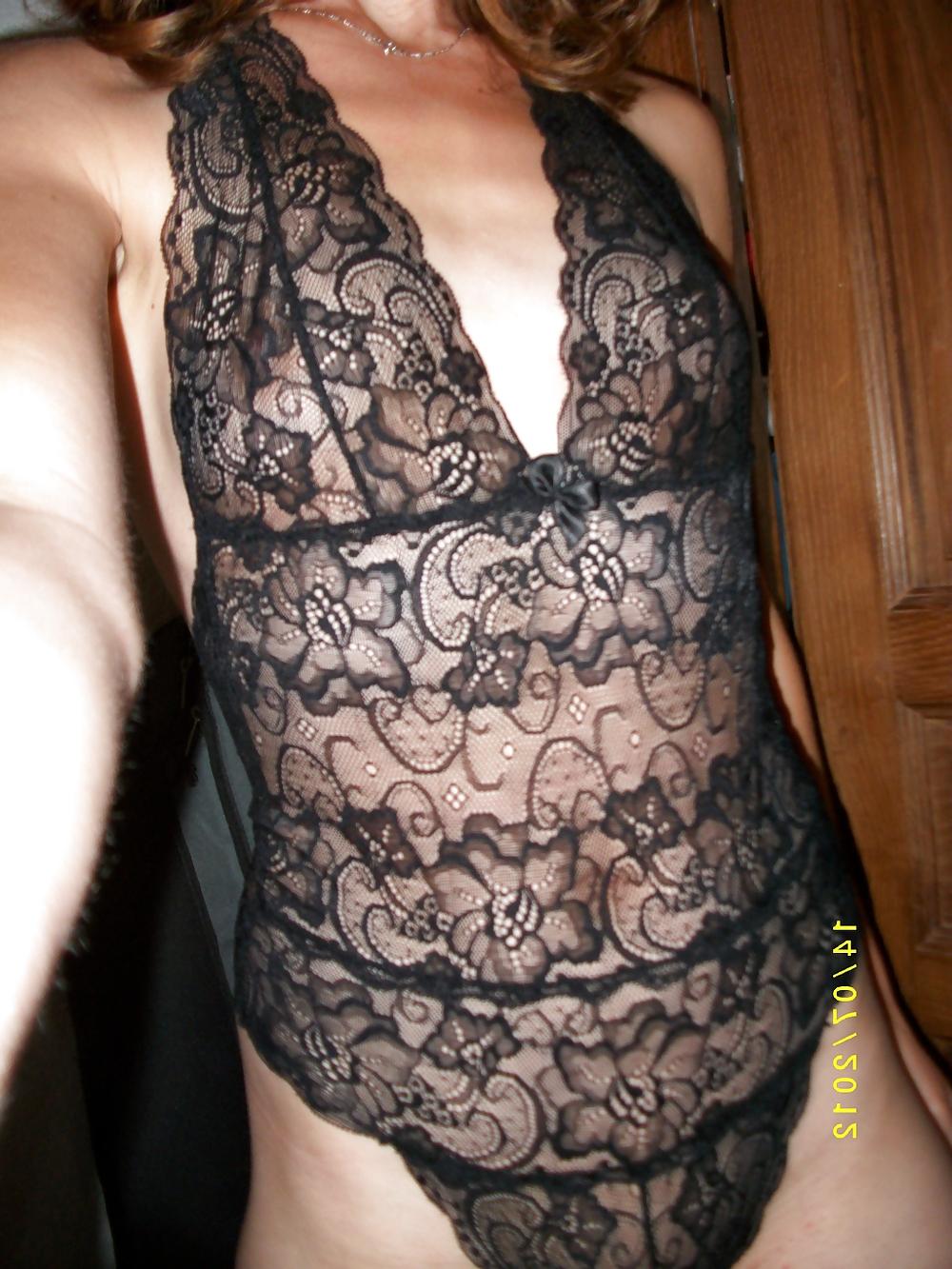 25P Amateur girl sent me pics of her in lingerie