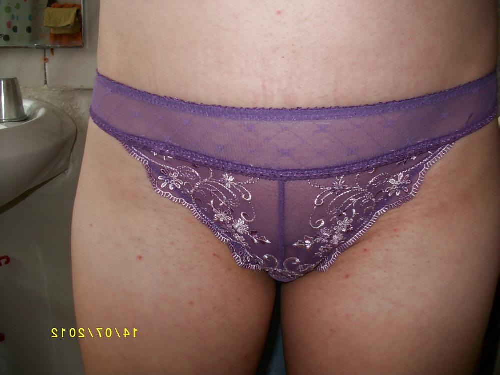 25P Amateur girl sent me pics of her in lingerie
