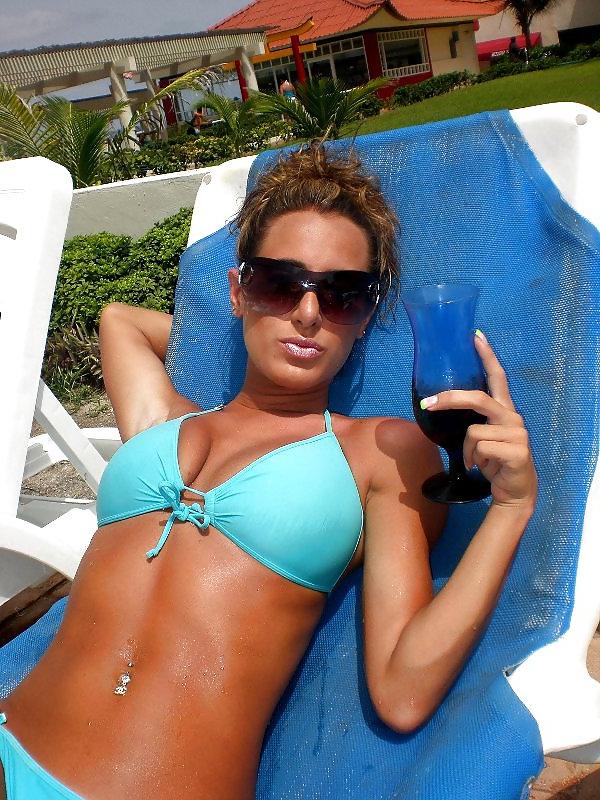 25P Sexy amateur bikini girls