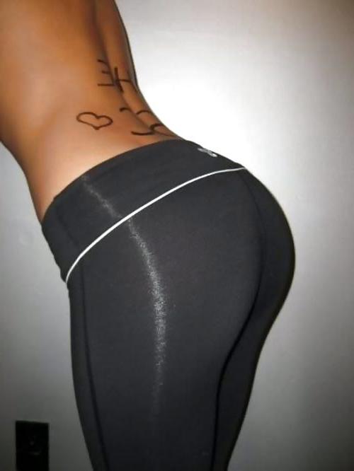 24P Amateur yoga pants babes