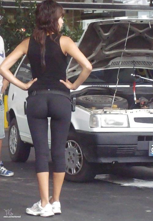 24P Amateur yoga pants babes