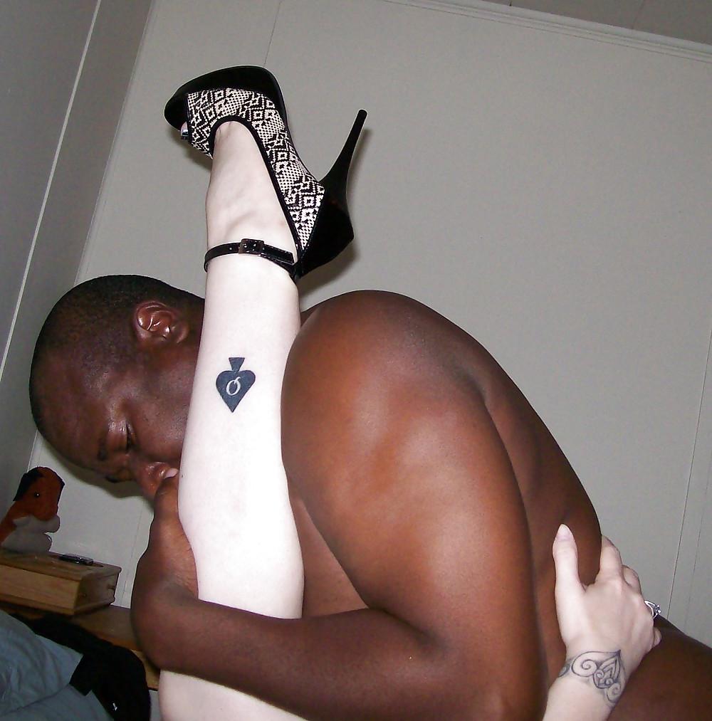 25P White sissy pictures and captions