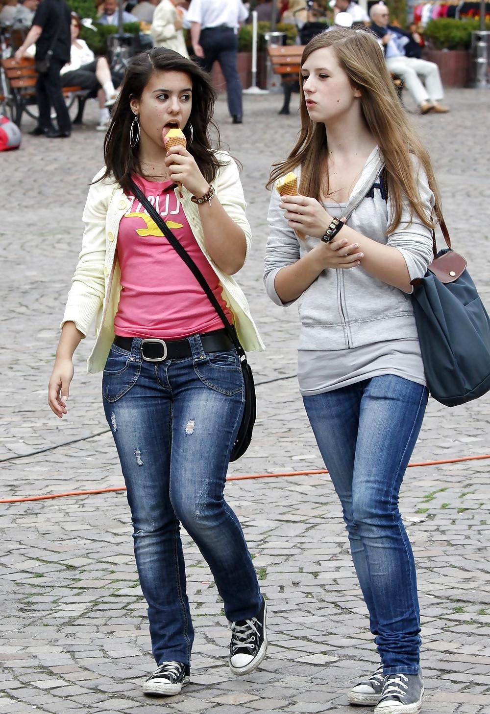 25P Amateur posing on the street