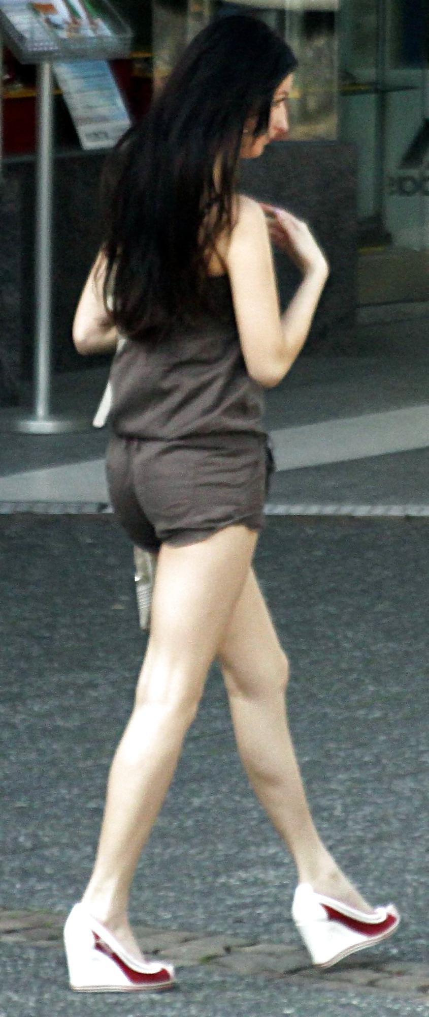25P Amateur posing on the street