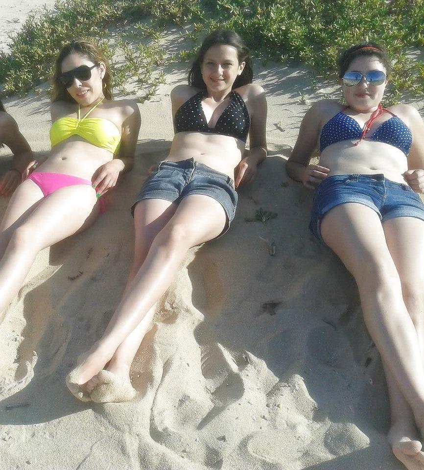 20P Young amateur bikini sluts 3