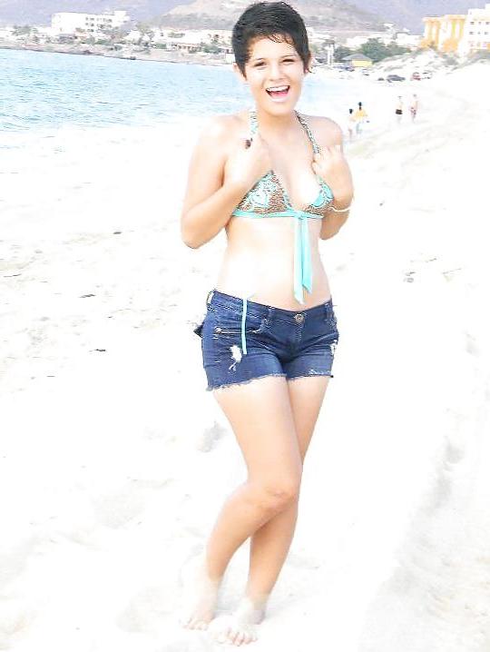 20P Young amateur bikini sluts 3