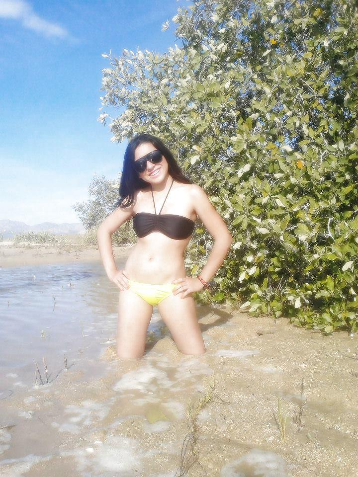 20P Young amateur bikini sluts 3