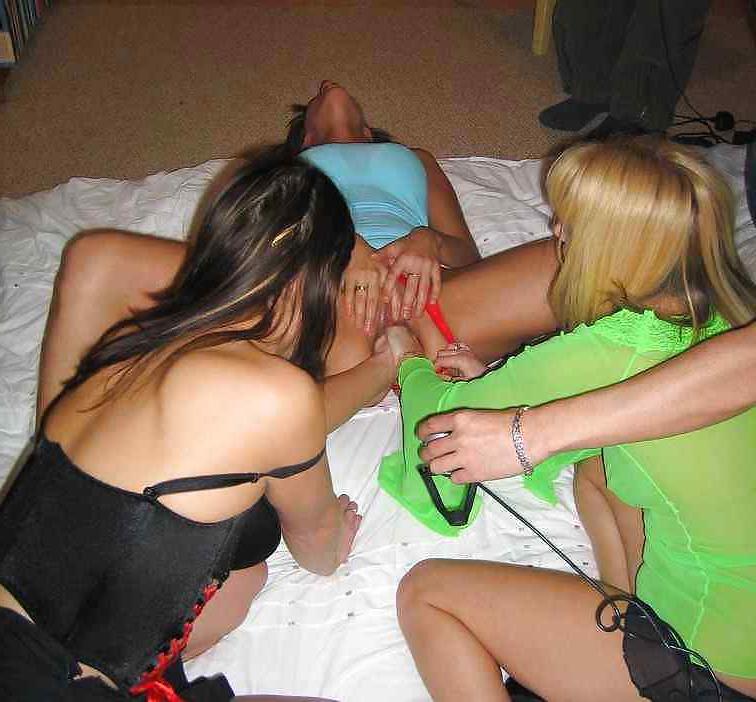 25P Three Amateur Sluts In Fisting Show by DarKKo