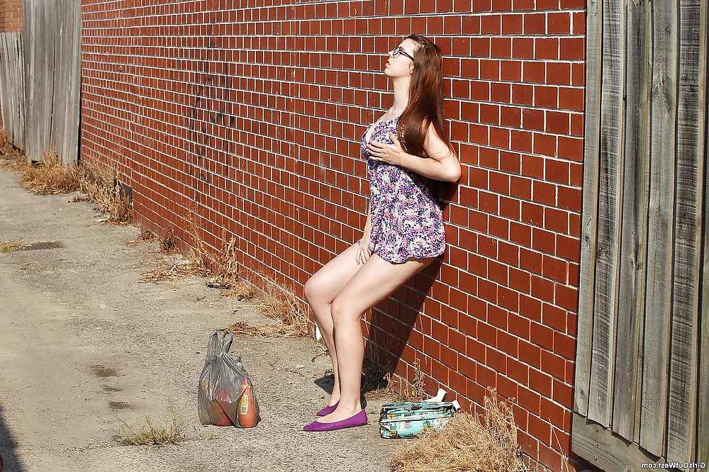 16P Young amateur inserts a glass toy into her hairy cunt