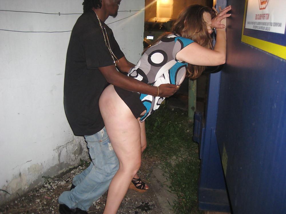 21P White Hoe
