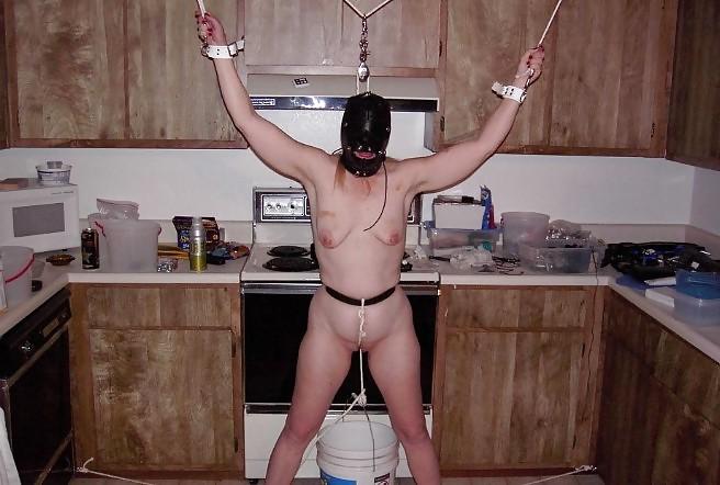 8P Amateur housewifes in bondage