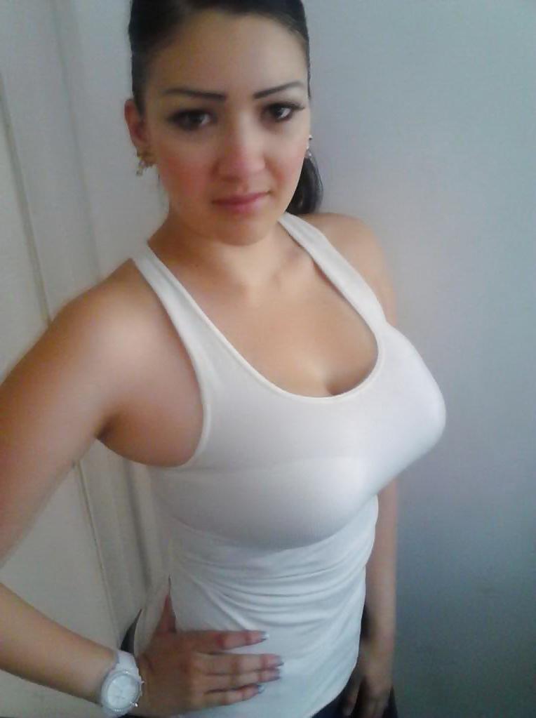 25P Sexy, Curvy Brunette Amateur Posing - Big Tits