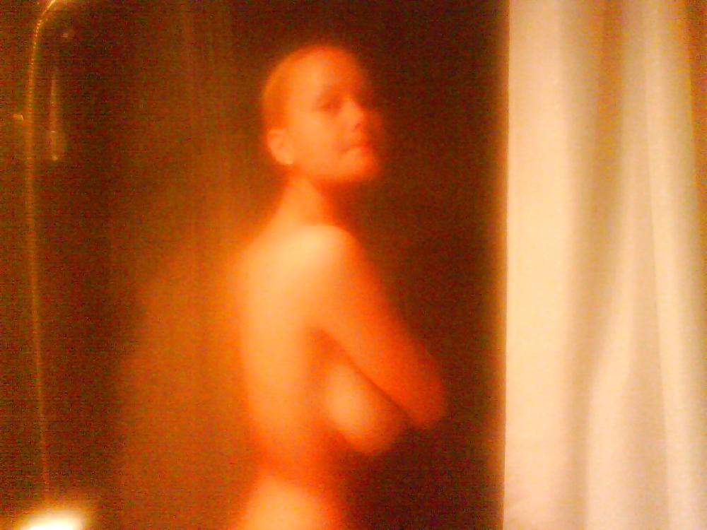 17P Hot Blonde Amateur Posing and in the Shower
