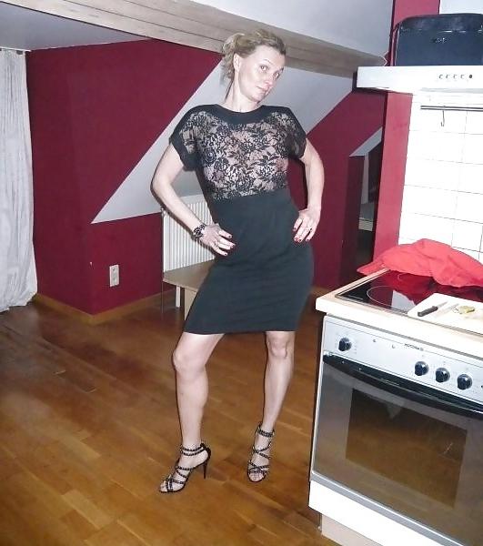 25P Blonde Milf Who Loves Black