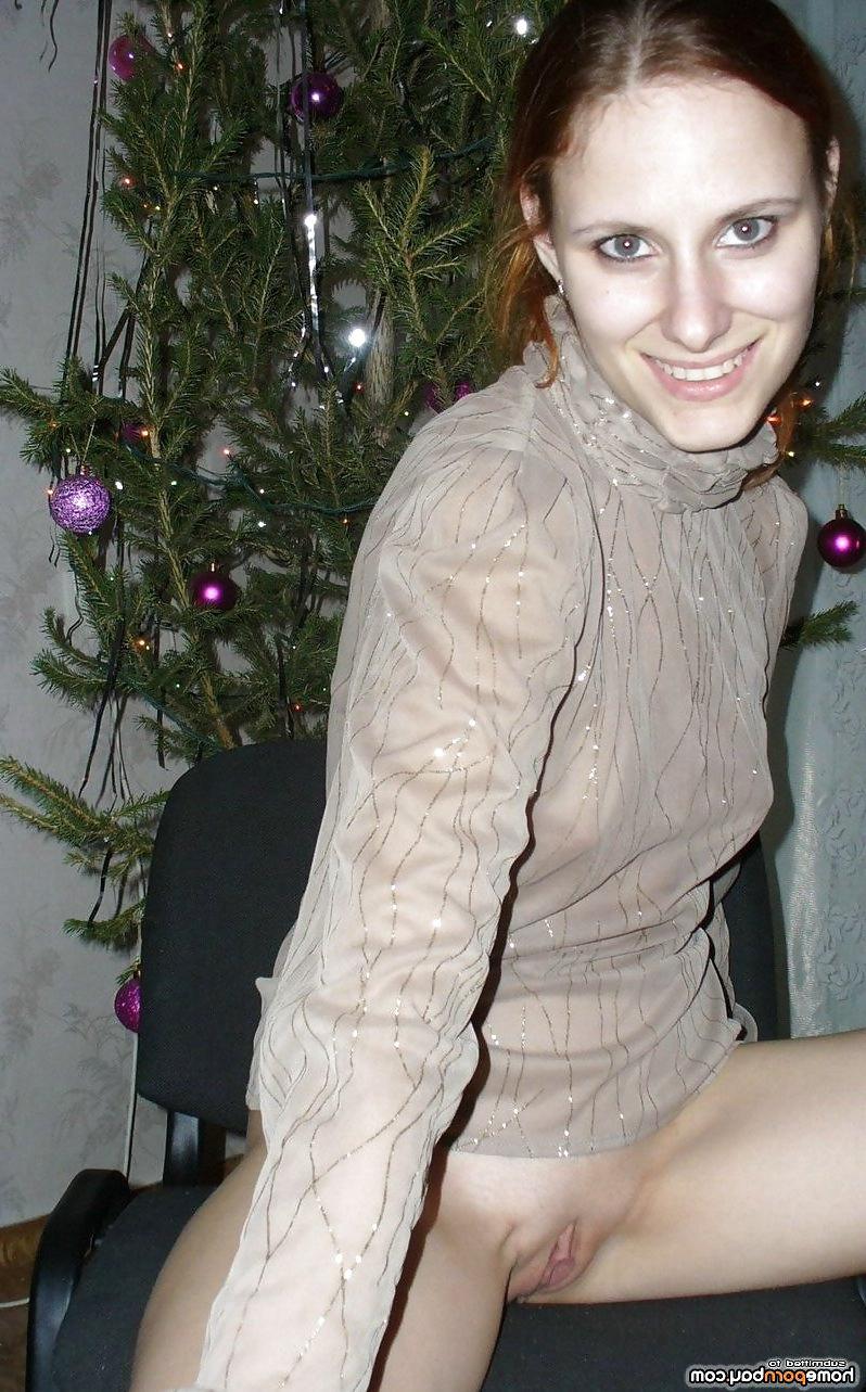 25P Redhead amateur slut gives blowjob